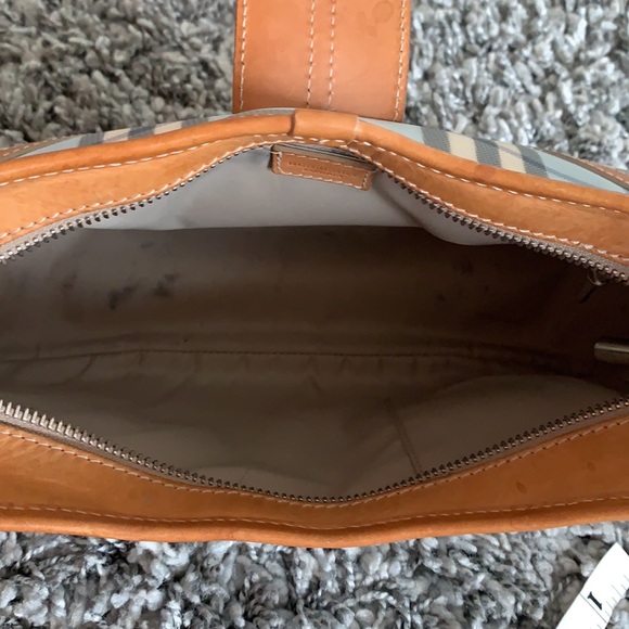Burberry gorgeous bag π― authentic - Picture 9 of 12